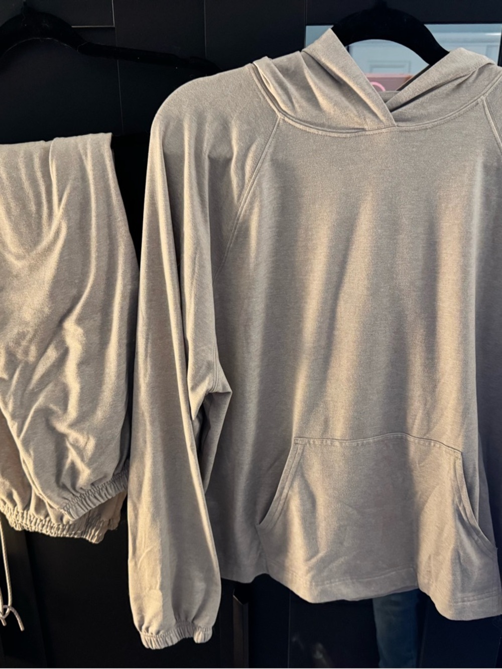 OFFLINE By Aerie Weekend Away Jogger set color Pebble pink size medium